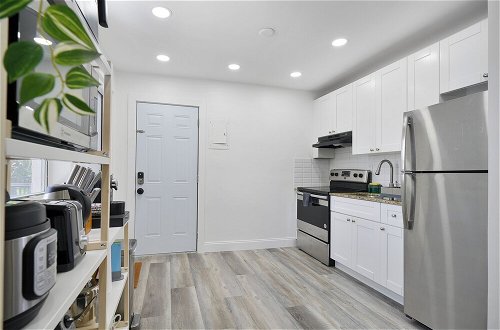 Photo 21 - 28 Guest - 4 Kitchens. Jungle Retreat in Heart Wynwood