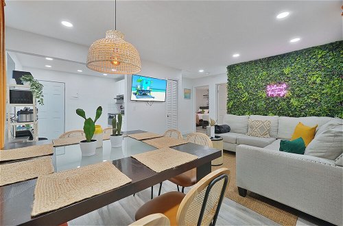 Photo 41 - 28 Guest - 4 Kitchens. Jungle Retreat in Heart Wynwood