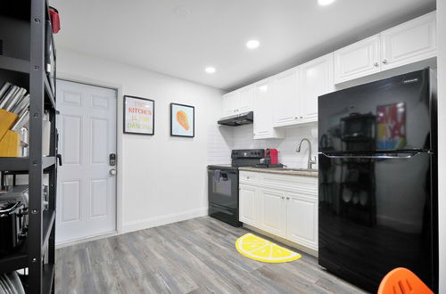 Photo 17 - 28 Guest - 4 Kitchens. Jungle Retreat in Heart Wynwood