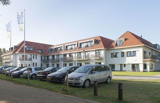 Photo 1 - Modern Apartment With a Microwave, Near the Sea