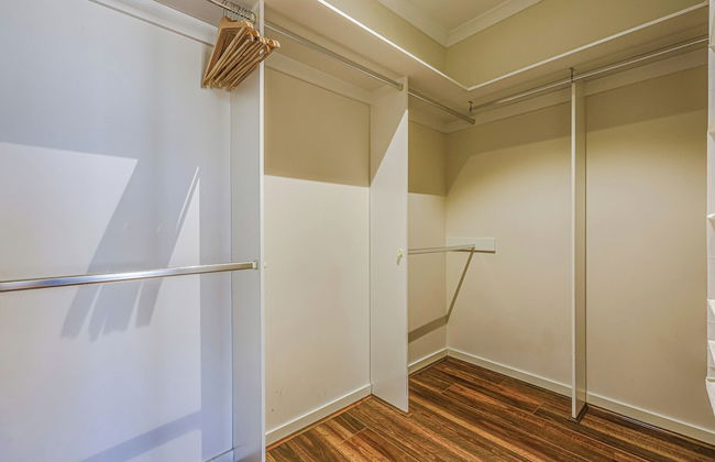 Stylish Luxe House at Point Cook - Photo 35