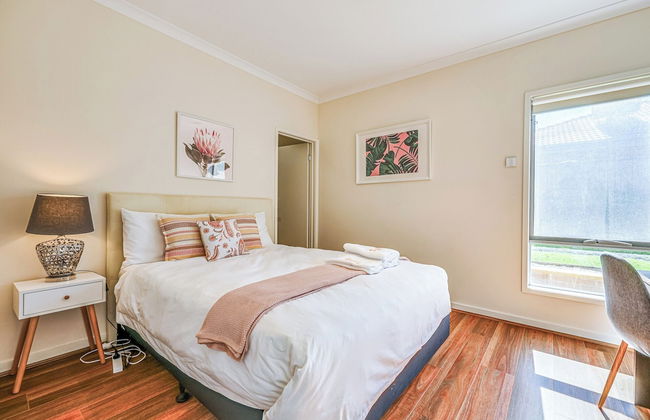 Stylish Luxe House at Point Cook - Photo 67