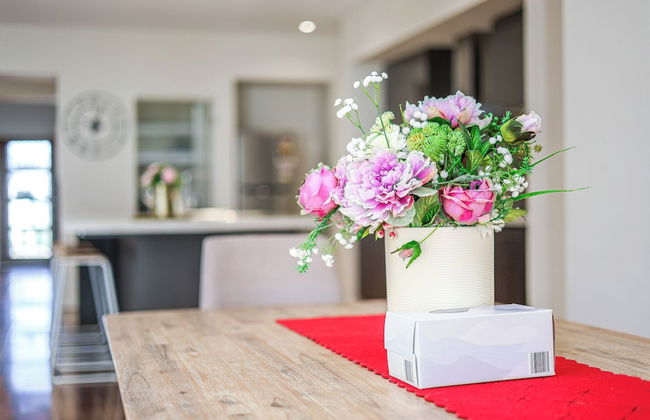 Stylish Luxe House at Point Cook - Photo 32
