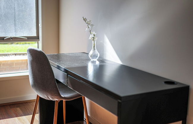 Stylish Luxe House at Point Cook - Photo 75
