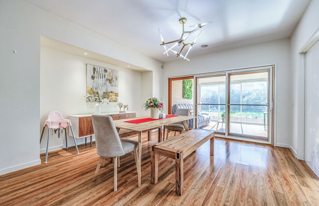 Stylish Luxe House at Point Cook - Photo 24