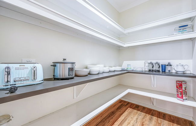 Stylish Luxe House at Point Cook - Photo 15