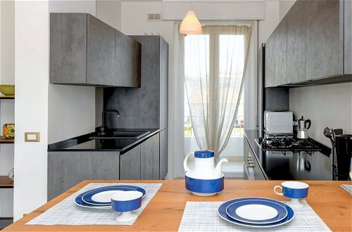 Foto 9 - Immaculate 2-bed Apartment in Desenzano del Garda