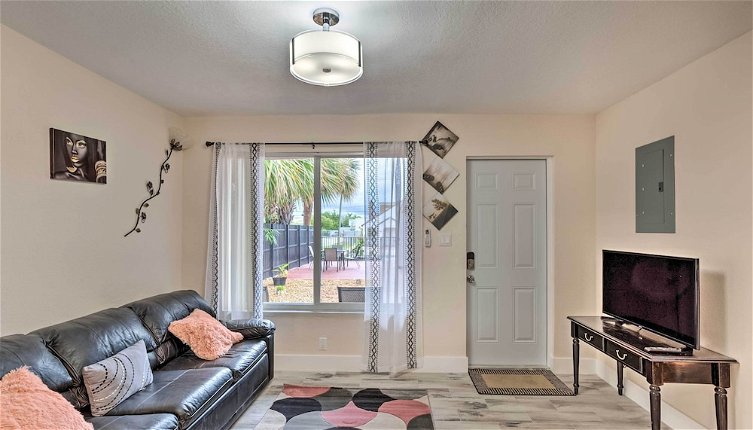 Foto 1 - Ideally Located West Palm Beach Apartment