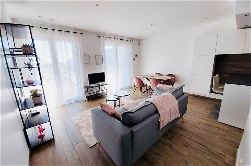 Photo 10 - Luxury 2 bedrooms with Parking&Terrace