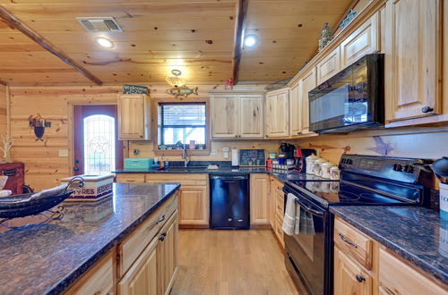 Photo 25 - Broken Bow Cabin w/ Hot Tub & Covered Deck