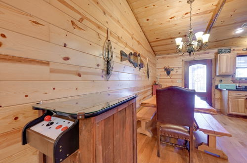 Photo 5 - Broken Bow Cabin w/ Hot Tub & Covered Deck