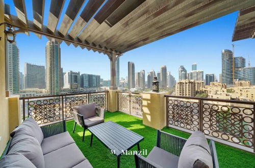 Photo 18 - Manzil -2BR Penthouse w full Burj View in Downtown