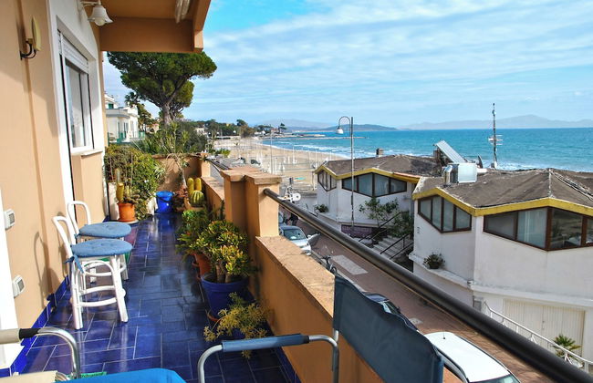 Edy sea View Holiday Apartment - Photo 15