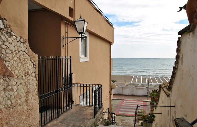 Edy sea View Holiday Apartment - Photo 19