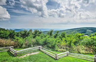 Photo 1 - Wintergreen Resort Home ~ 2 Miles to Ski Slopes