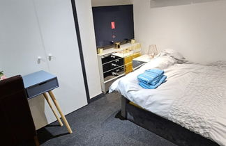 Photo 3 - Beautiful En-suite Studio in Leeds -lower Floor