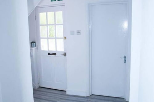 Foto 21 - Impeccable 1-bed Apartment in Harrow