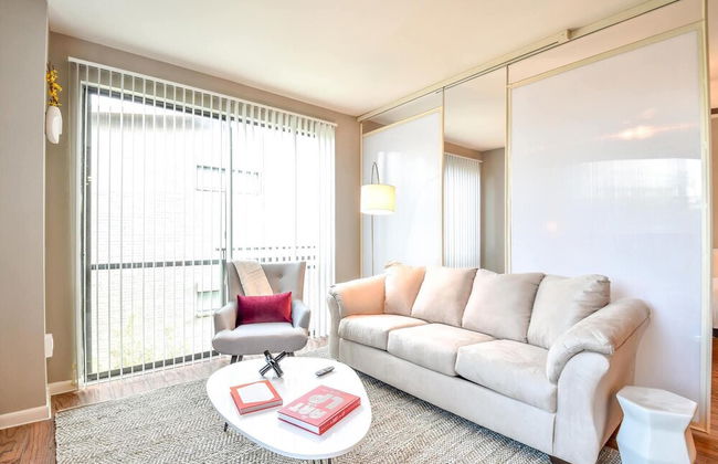 Plano Beautiful Studio Apartment - Photo 9