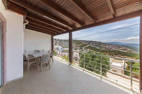 Foto 4 - Sea View Cozy House With Private Beach in Bodrum