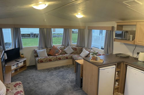 Foto 5 - Charming 3-bed Static Caravan in Porthcawl