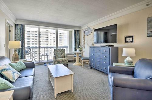 Photo 1 - Vacation Vibe Condo: 11th-floor Ocean Views