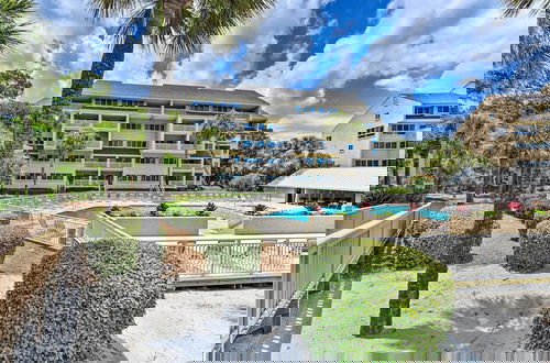 Foto 10 - Palmetto Dunes Villa w/ Views: Steps to Beach