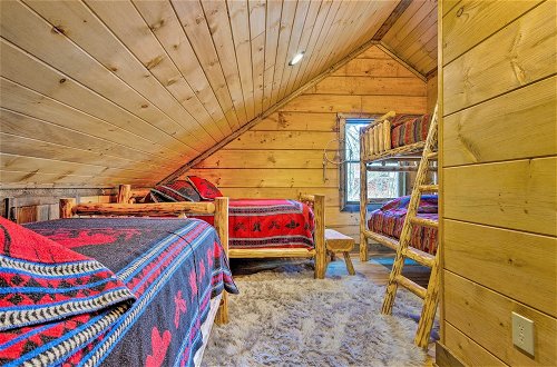 Foto 38 - Lakefront Lodge W/decks, Hot Tub, Game Room & More
