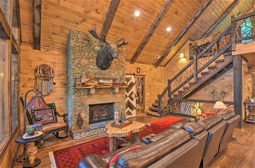Foto 26 - Lakefront Lodge W/decks, Hot Tub, Game Room & More