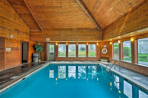 Foto 14 - Gatlinburg Condo w/ Pool, Hot Tub, & Mtn Views
