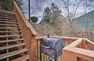 Foto 2 - Inviting Sevierville Cabin w/ Deck & Hot Tub