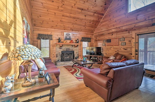 Photo 32 - Inviting Sevierville Cabin w/ Deck & Hot Tub