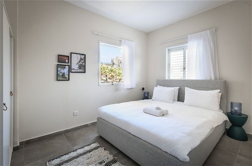 Photo 13 - Spacious & Bright 3BR Apt with City View