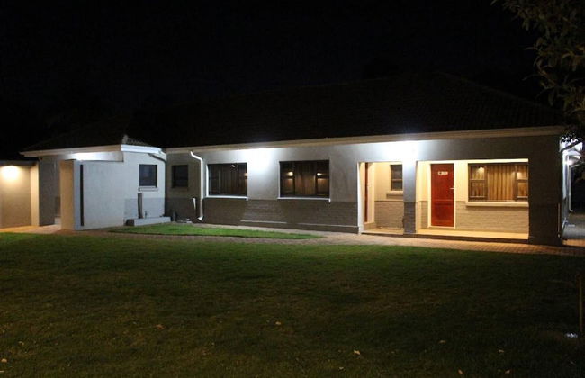 A Pristine B B Located in the Peaceful Suburb of Belvedere Harare - 2007 - Photo 6