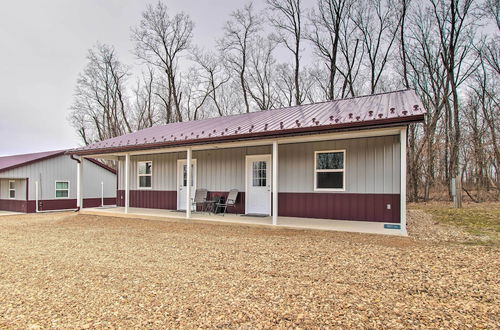 Foto 2 - Updated Missouri Cabin Rental on Large Farm