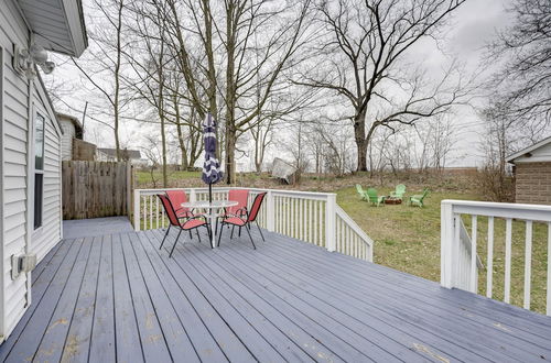 Foto 14 - Charming Fennville Home w/ Fire Pit & Deck