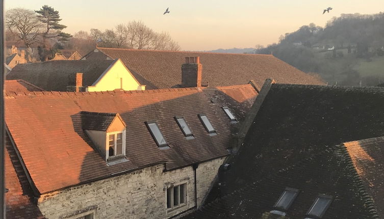 Photo 1 - Windows Over Stroud Penthouse Apartment With Views