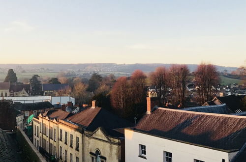 Photo 8 - Windows Over Stroud Penthouse Apartment With Views