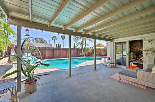 Foto 10 - Modern Oceanside Home w/ Pool & Putting Green