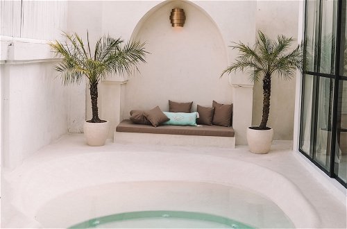 Foto 14 - Honeymooners 1BR Pool Villa by Azure