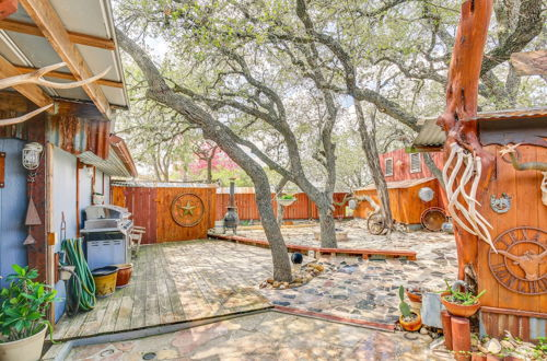 Photo 17 - Kerrville Vacation Rental w/ Colorful Courtyard