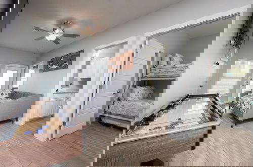 Foto 2 - Modern Comfort, 3 Bedroom, Pets