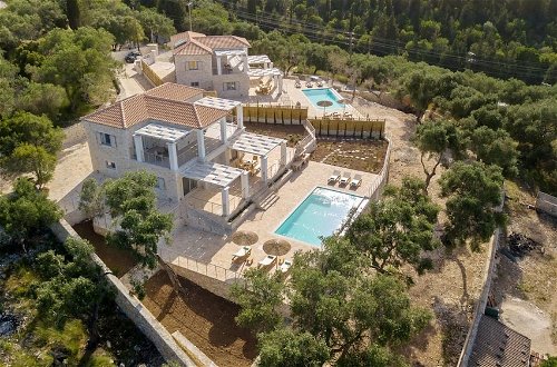 Foto 5 - Tania Villa - Elegant 4 BR Villa With Private Pool