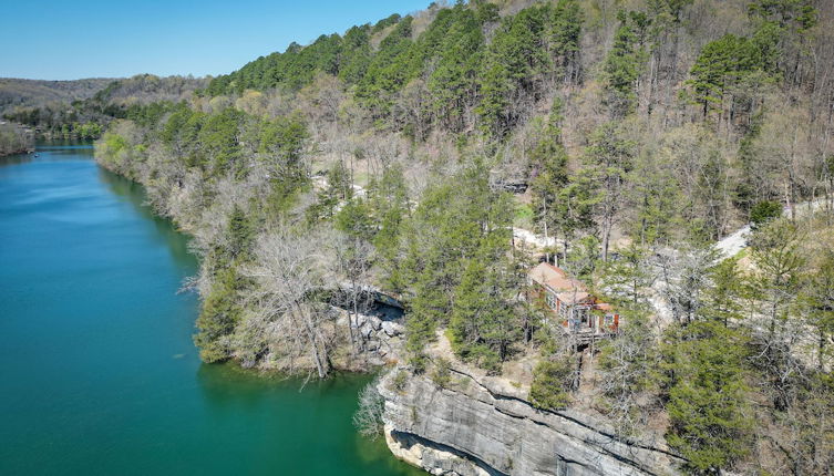 Foto 1 - Cliffside Eureka Springs Cabin w/ Beaver Lake View