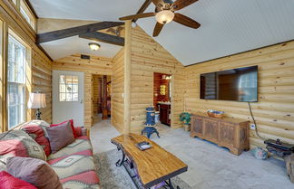 Photo 2 - Cliffside Eureka Springs Cabin w/ Beaver Lake View