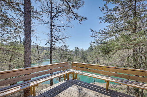 Photo 8 - Cliffside Eureka Springs Cabin w/ Beaver Lake View