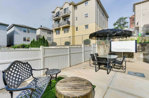 Photo 15 - Chic Newark Vacation Rental: Patio & Fireplace