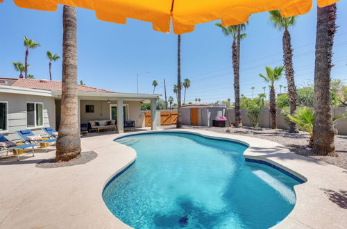 Foto 6 - Spacious Scottsdale Home w/ Private Pool + Hot Tub