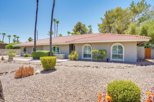 Photo 16 - Spacious Scottsdale Home w/ Private Pool + Hot Tub