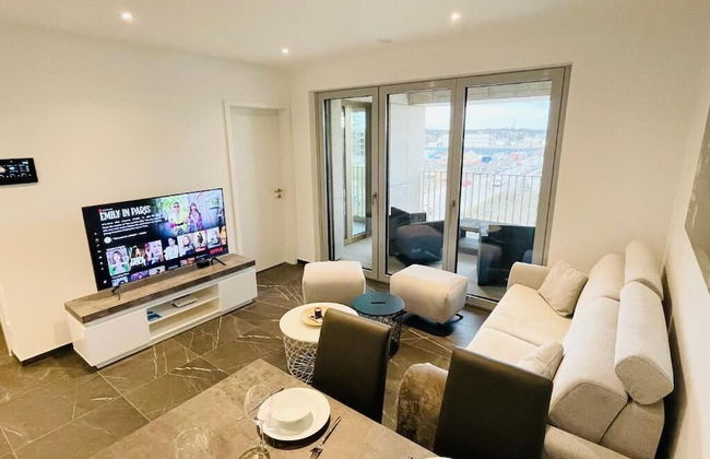 Luxury Flat with Parking & Large Terrace - Foto 1