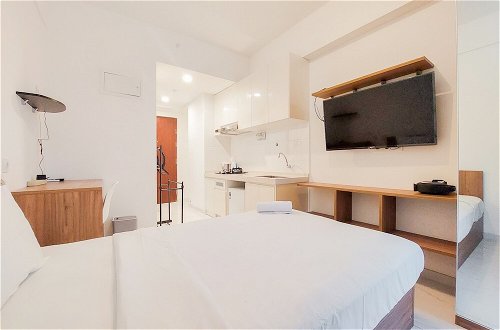 Photo 15 - Simply Look And Restful Studio Sky House Bsd Apartment